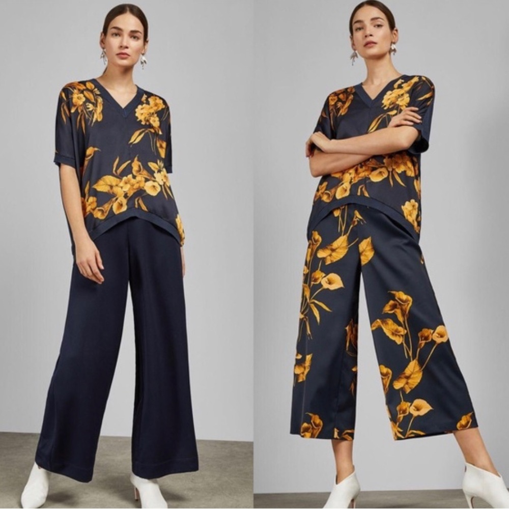 SOLD‼️Ted Baker Juliat Floral Printed Top